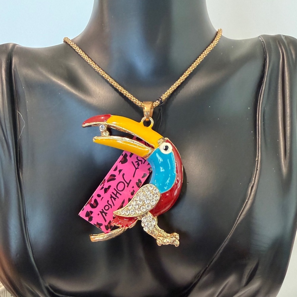 Betsey Johnson Toucan Bird Pendant Necklace Rhinestone Enamel Tropical Gold Tone